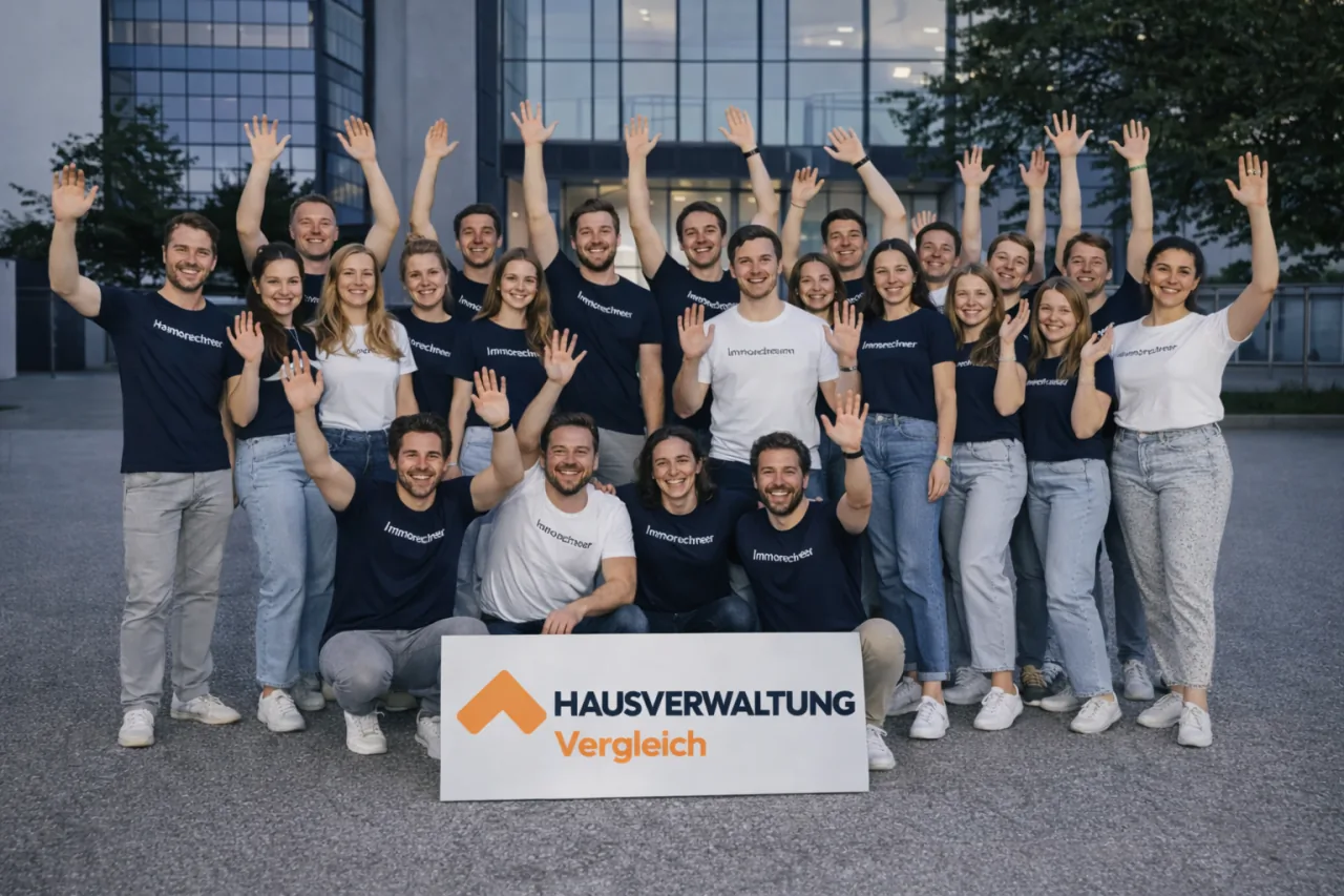 Team von Hausverwaltung Vergleich im Freien